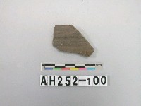 藏品(灰色夾砂陶口緣殘件)的圖片